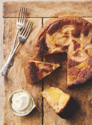 Pear and Yoghurt Cake 