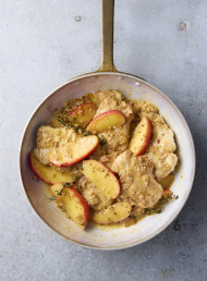 Pan-fried Pork Fillet with Apples and Mustard 