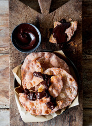 Buñuelos with Chocolate Chilli Sauce 
