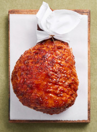 Aromatic Spiced Apricot Glazed Ham