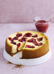 White Chocolate, Rhubarb and Strawberry Cheesecake 