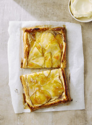 Warm Spiced Pear Tart 