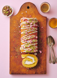 Vanilla Swiss Roll with Pistachio Cream and Mascarpone 