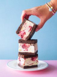 Roasted Strawberry and Marshmallow Ice Cream Brownie Sandwiches 