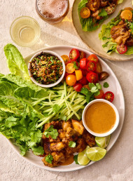 Tom Yum Chicken Lettuce Wraps with Crispy Peanut Topping