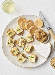 Oatcakes with Truffled Brie and Walnut Paste 