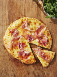 Prosciutto, Honeycomb and Mozzarella Pizza 