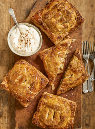 Spiced Apple Hand Pies 