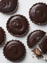 Salted Caramel Peanut Butter Chocolate Tarts