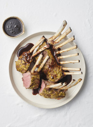 Classic Rack of Lamb with Red Wine and Balsamic Sauce 