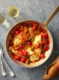 Pan-fried Fish with Tomatoes, Thyme and Jalapeño 