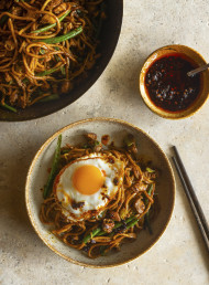 Lee Kum Kee Curried Chicken Noodles