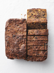 Brandied Fruit, Chocolate and Spice Christmas Cake