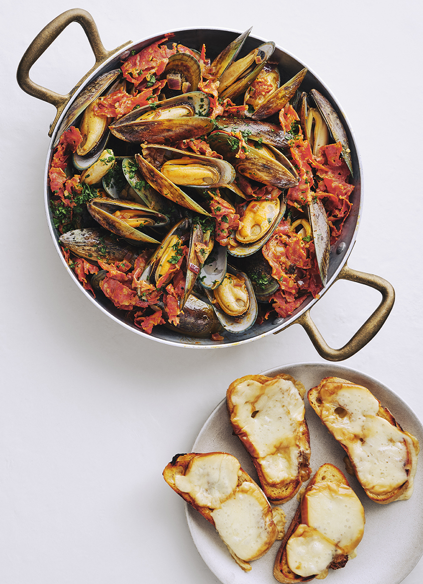 Mussels with Chorizo and White Wine