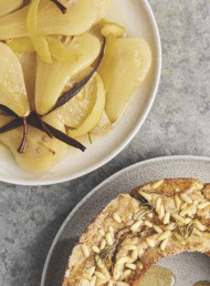 Spiced Vanilla and White Wine-poached Pears