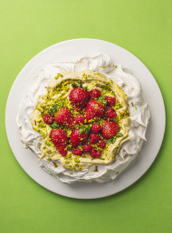 Pistachio, Mascarpone and Berry Pavlova 