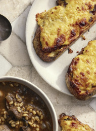 Sort-of Welsh Rarebit with Caramelised Onions 