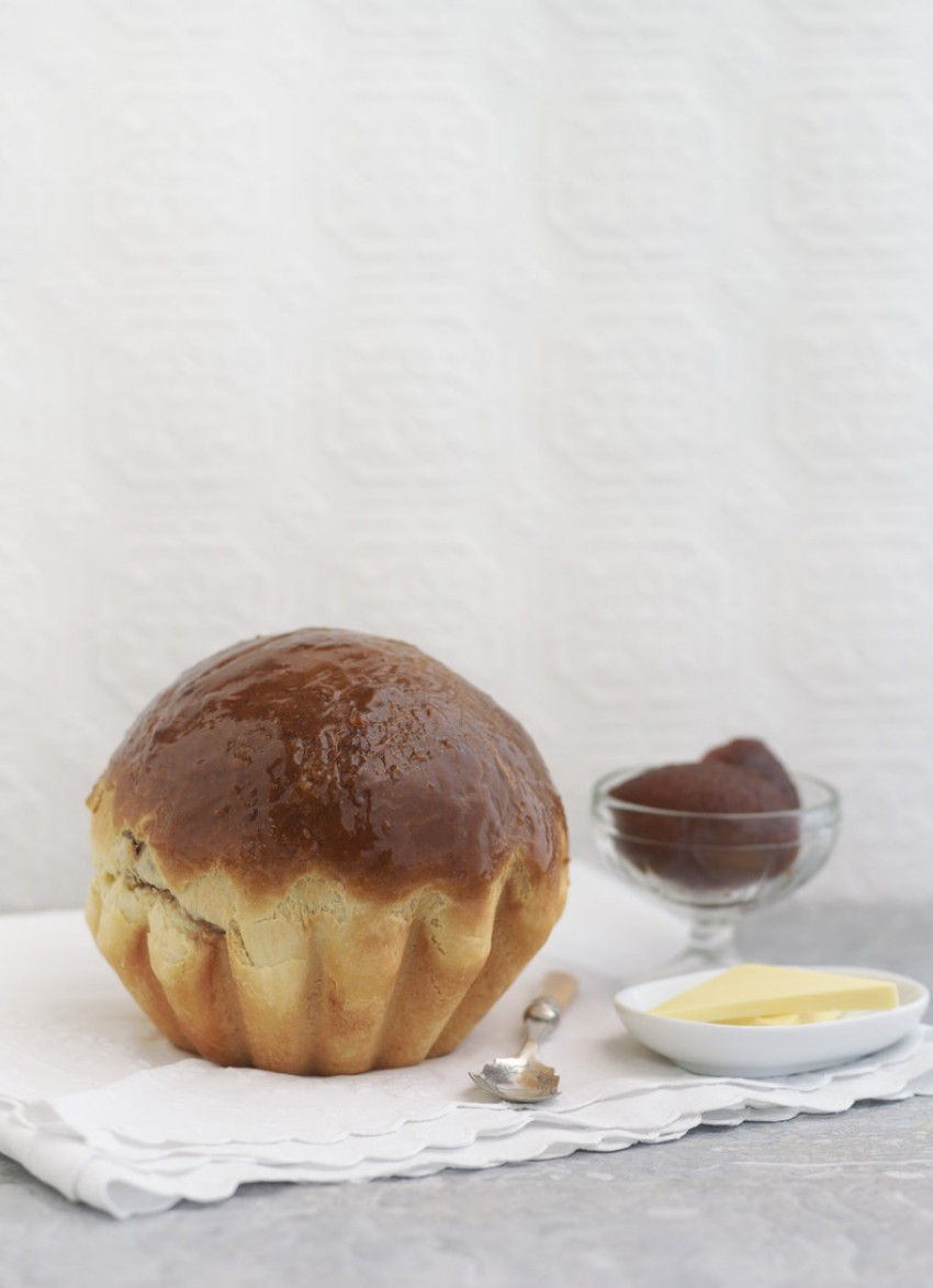 Apricot Glazed Fruit Brioche 