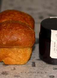 Clooney Introduces Breakfast in Bed 