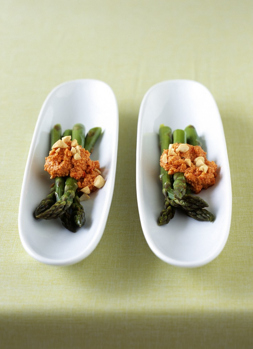 Asparagus with Romesco