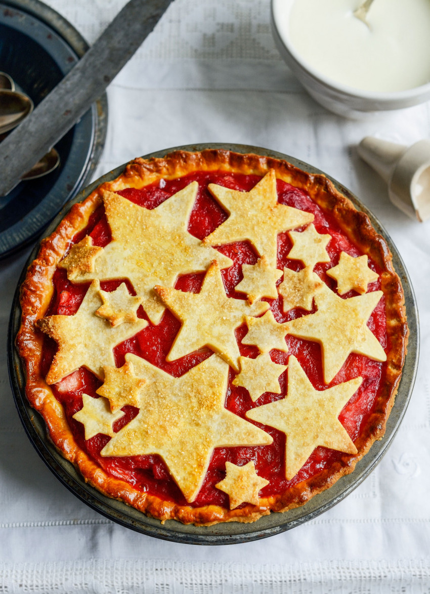 Rhubarb and Apple Pie