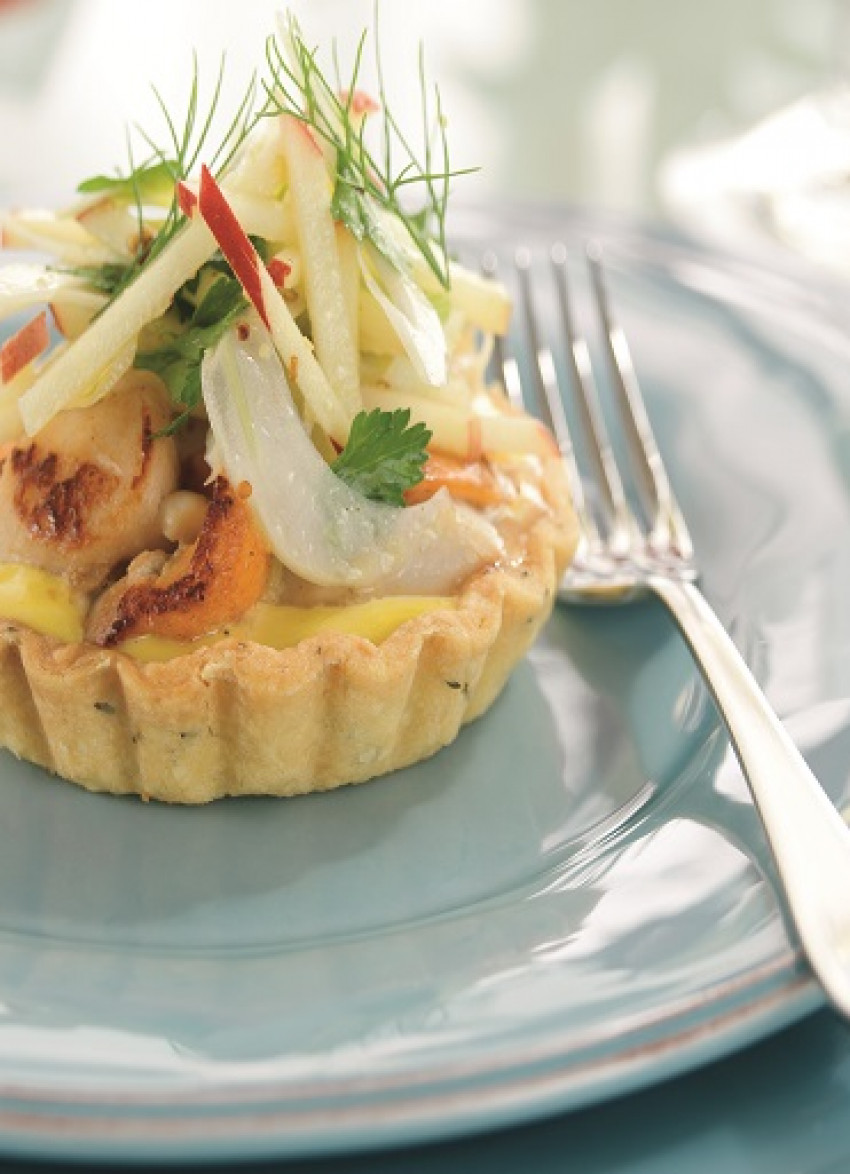Warm Scallop and Fennel Tarts with Roasted Garlic and Saffron Aioli